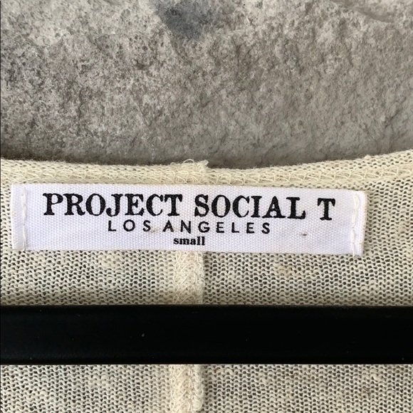 Tan long sleeve - Picture 3 of 4